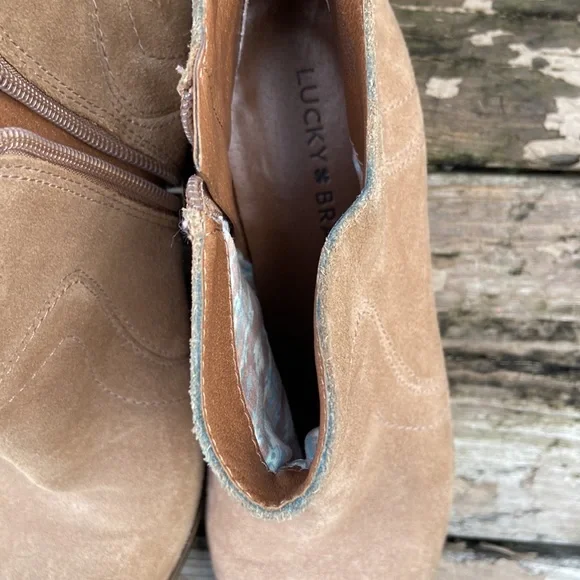 Lucky Brand Tan Suede Ankle Boots Size 6.5 Side Zip Western Boho - Picture 13 of 14